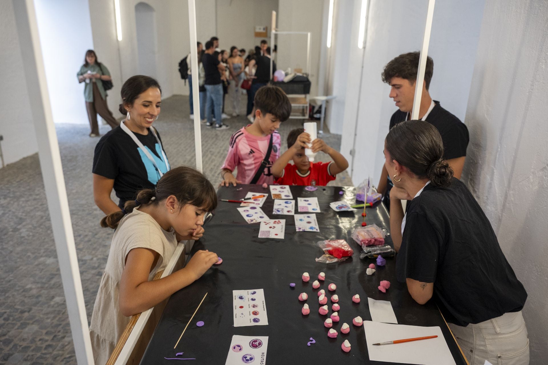 Las mejores imágenes de la Noche de los Investigadores de Badajoz