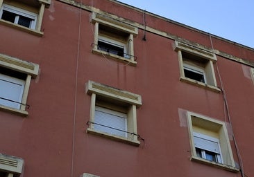 La joven hallada en su piso de Badajoz tras un incendio presentaba heridas de arma blanca