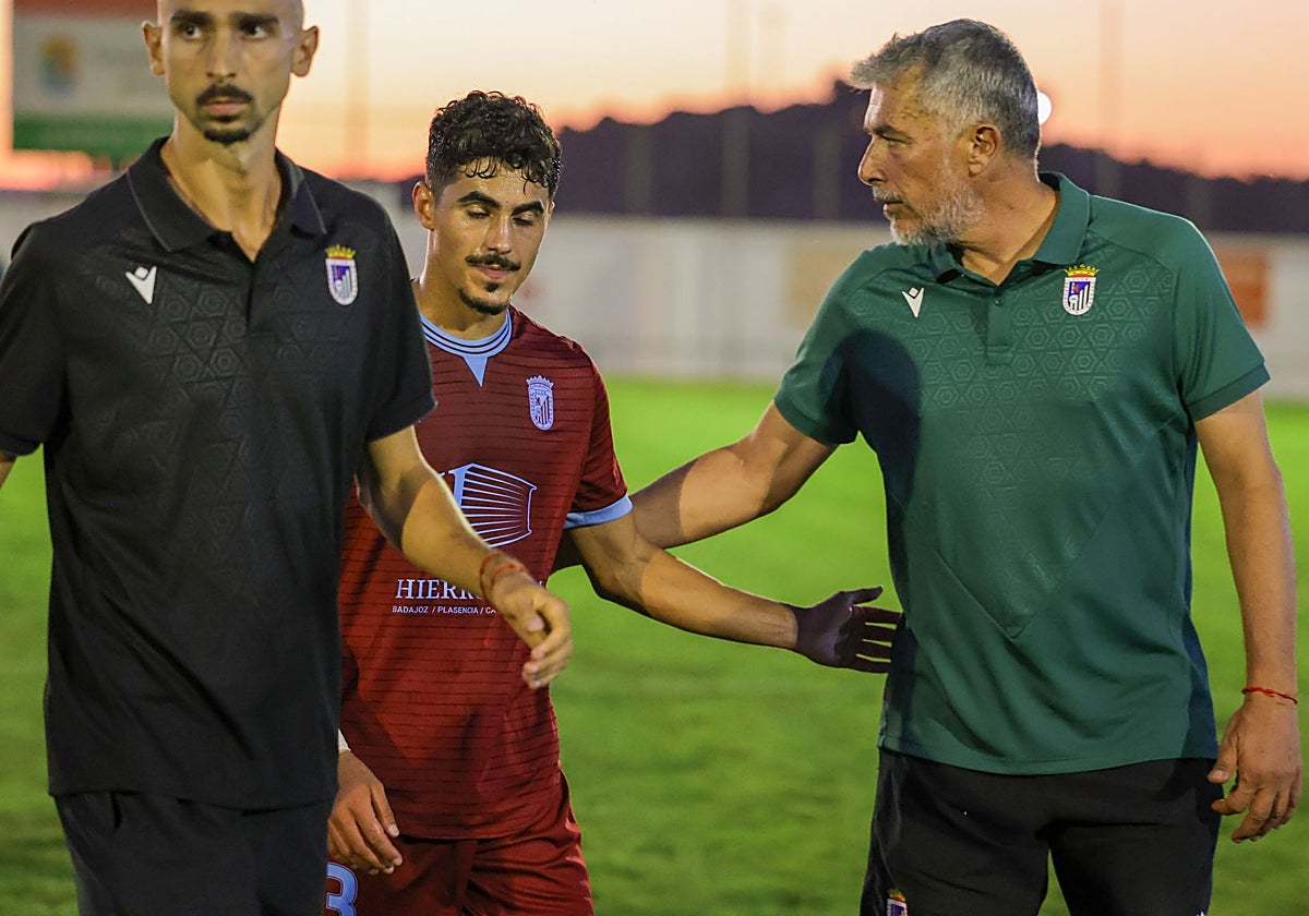 Juan Marrero junto a Pedro Pata e Iturraspe en Santa Amalia.