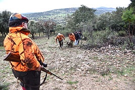 Cazadores durante una montería en la región en una imagen de archivo.