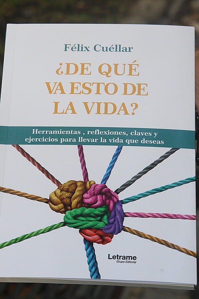 Portada del libro de Cuéllar.