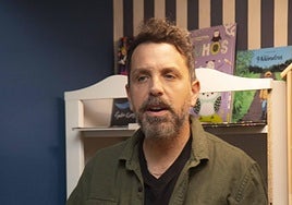 Mario Quintana en su librería La Selva Dentro de Mérida.