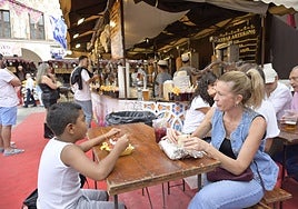 Comiendo este sábado en Al-Mossassa, la fiesta árabe de Badajoz.