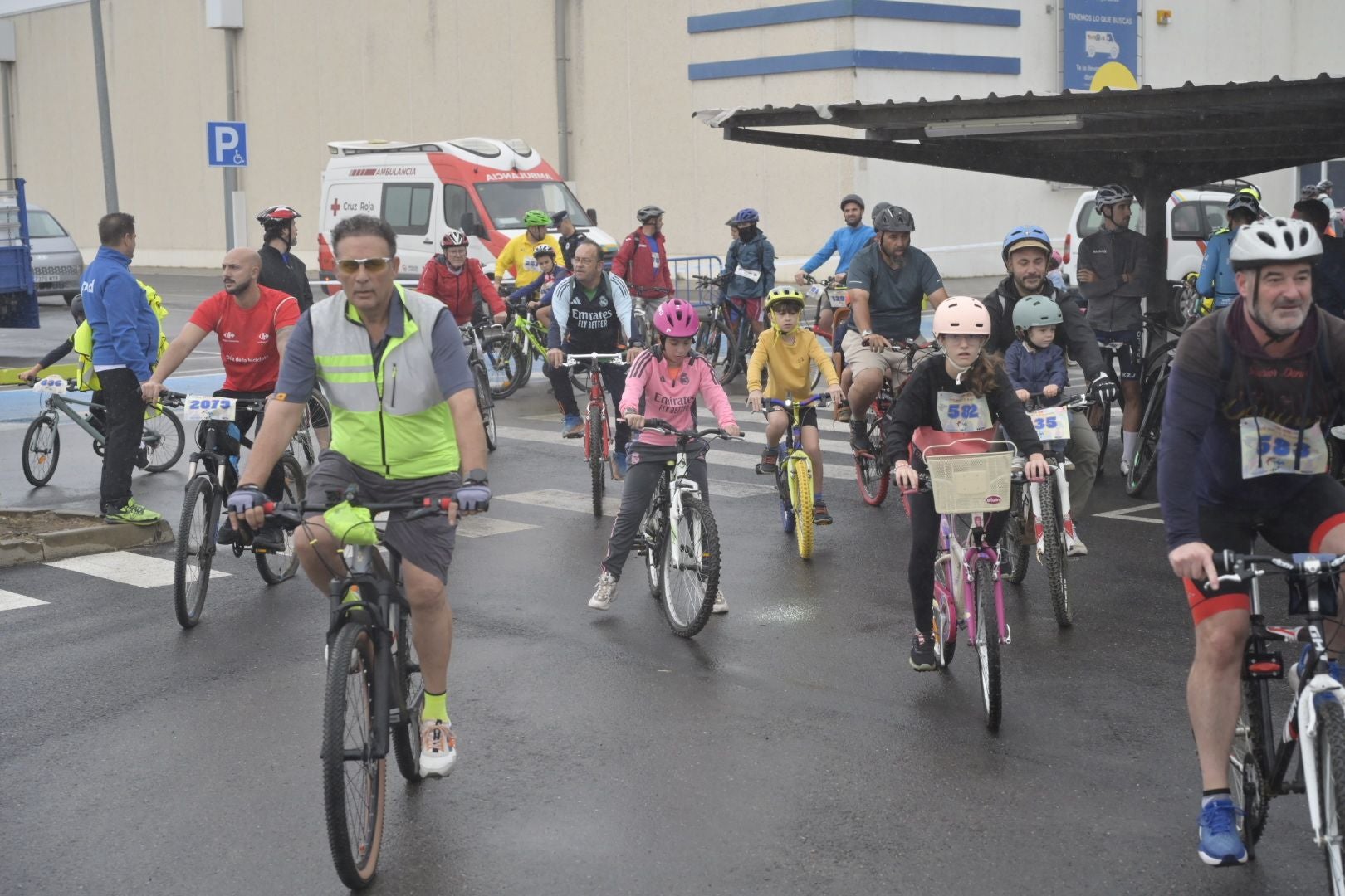 La cancelación del Día de la Bicicleta de Badajoz, en imágenes