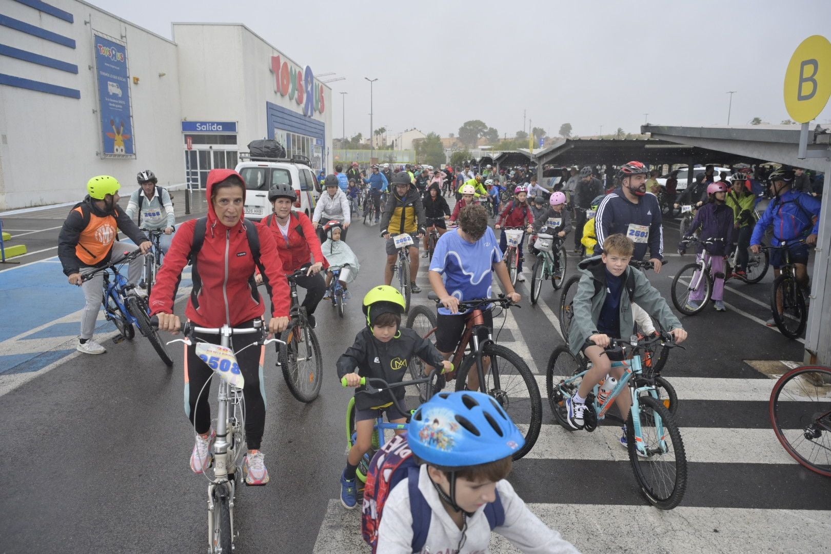 La cancelación del Día de la Bicicleta de Badajoz, en imágenes