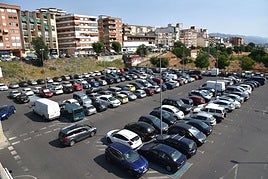 El parking de La Isla es uno de los de mayor actividad de Plasencia.