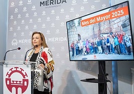 Catalina Alarcón, en la presentación esta mañana de la programación del Mes del Mayor.