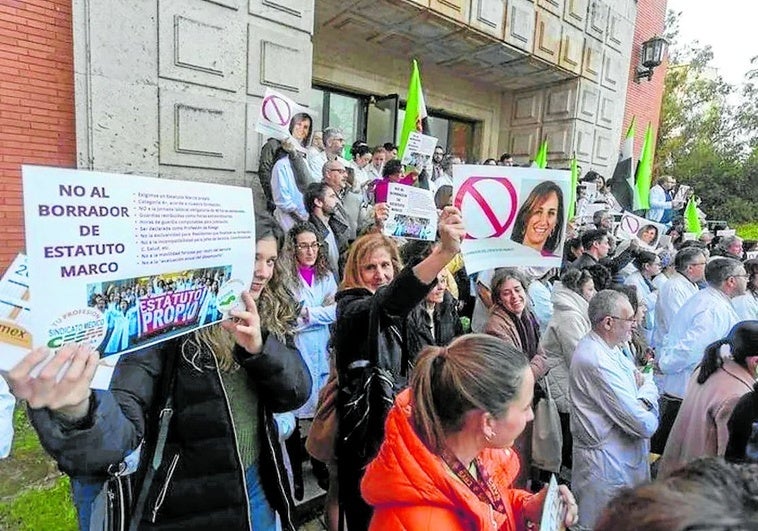 4.000 médicos del SES están llamados a la huelga este viernes contra el Estatuto Marco