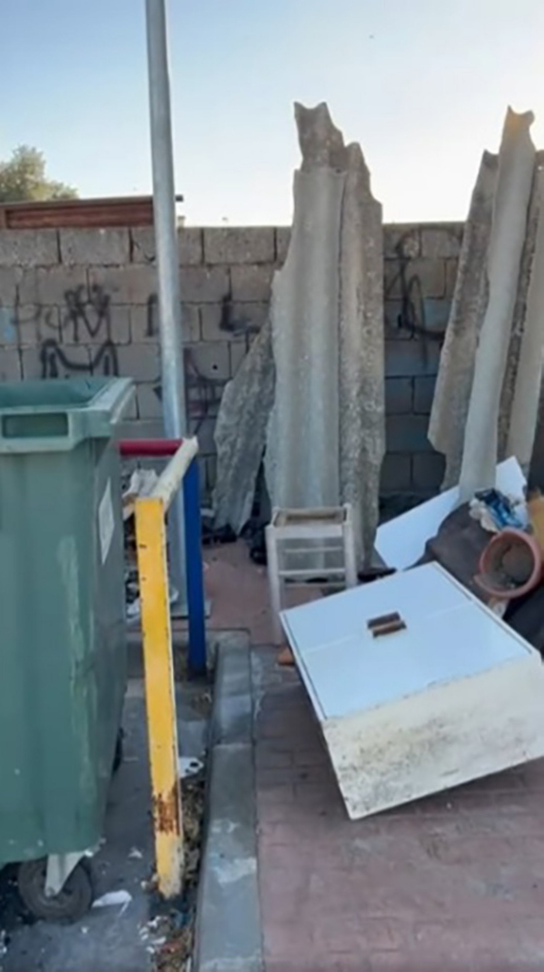 Vertido en una de las zonas.