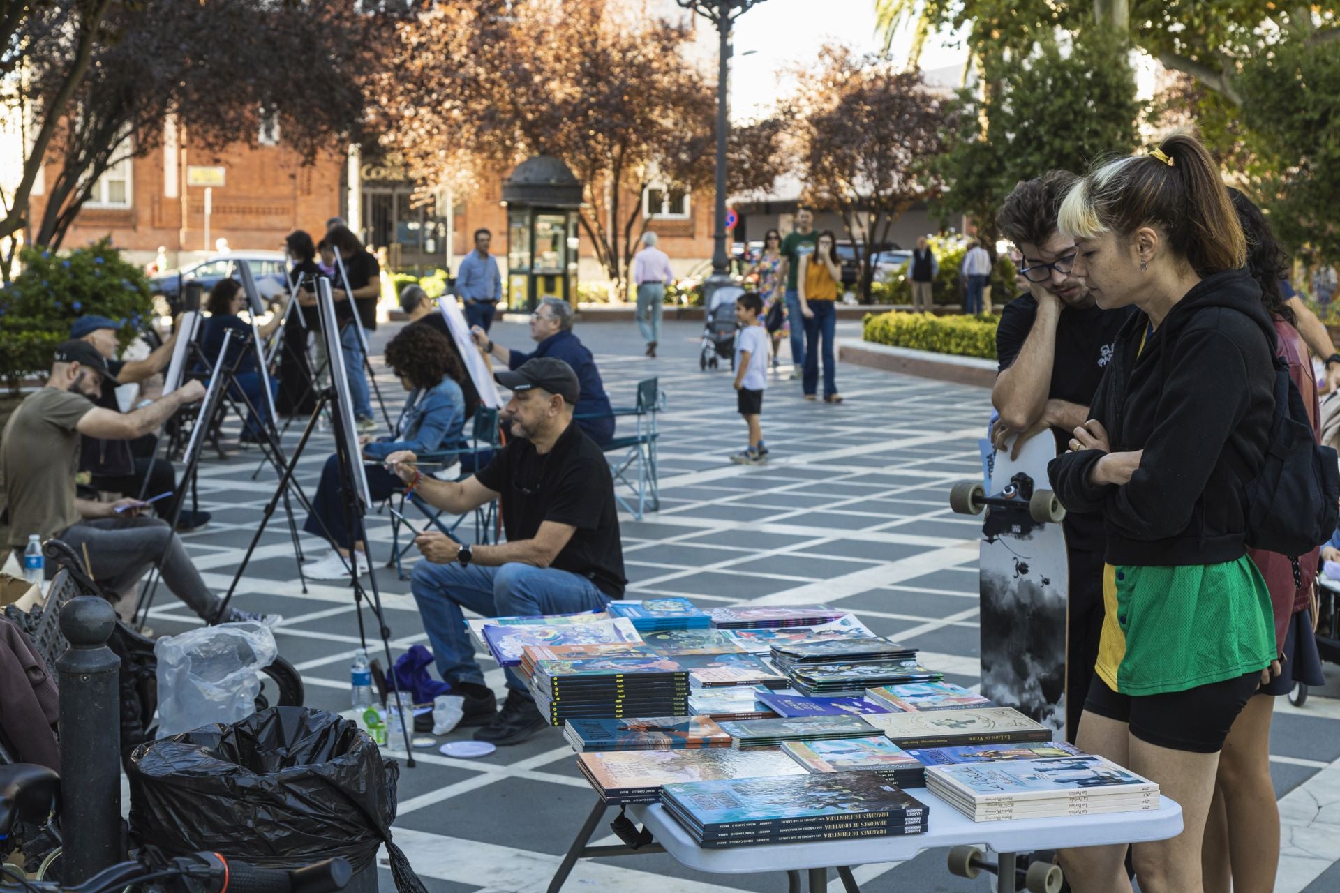 Fotos | El cómic invade el Paseo de San Francisco de Badajoz