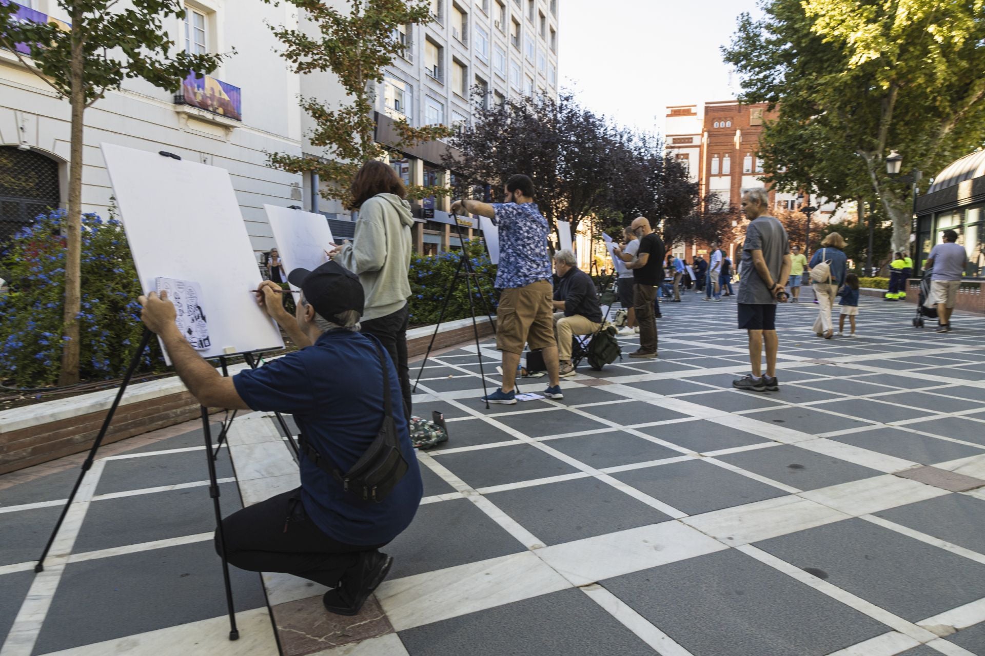 Fotos | El cómic invade el Paseo de San Francisco de Badajoz