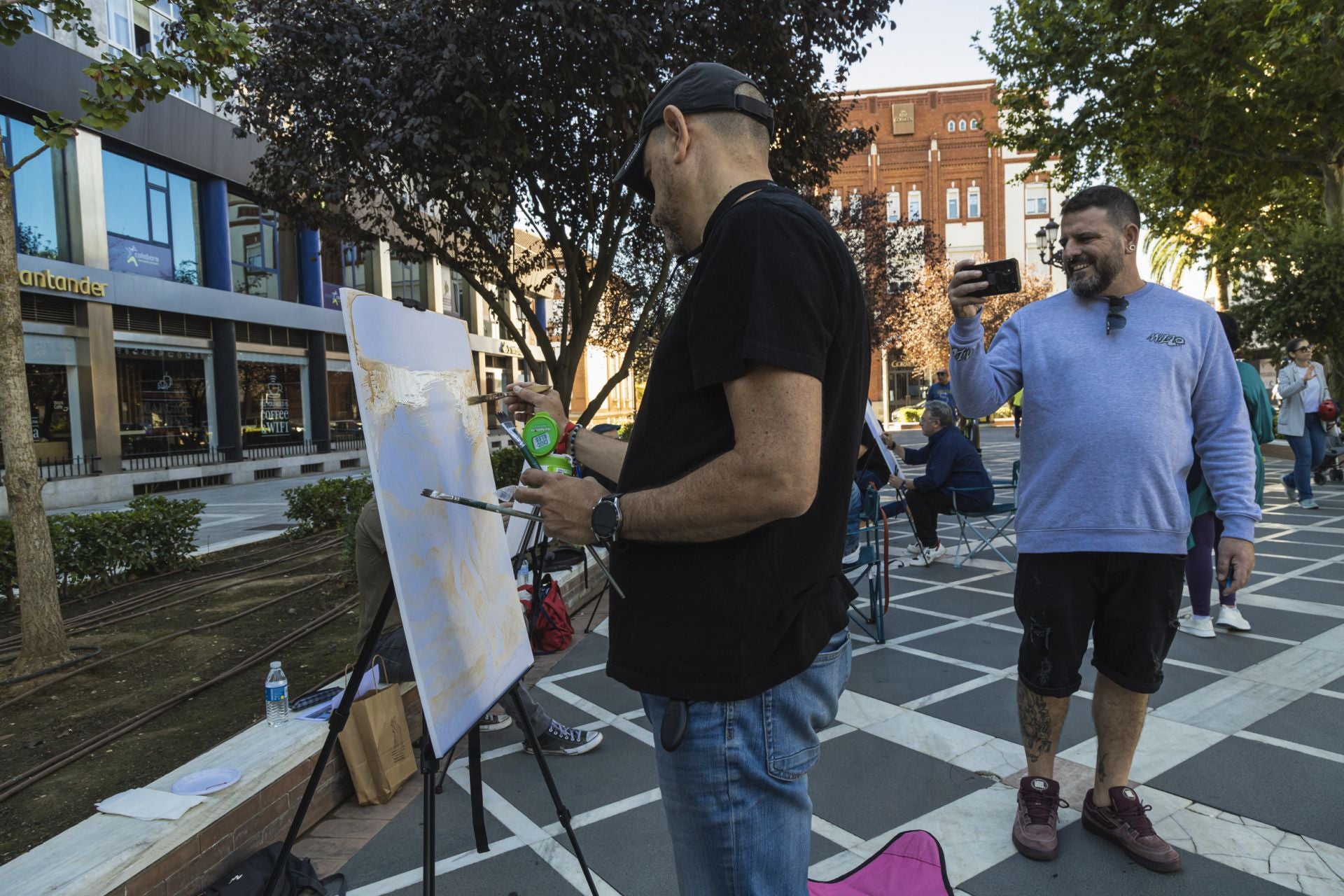 Fotos | El cómic invade el Paseo de San Francisco de Badajoz
