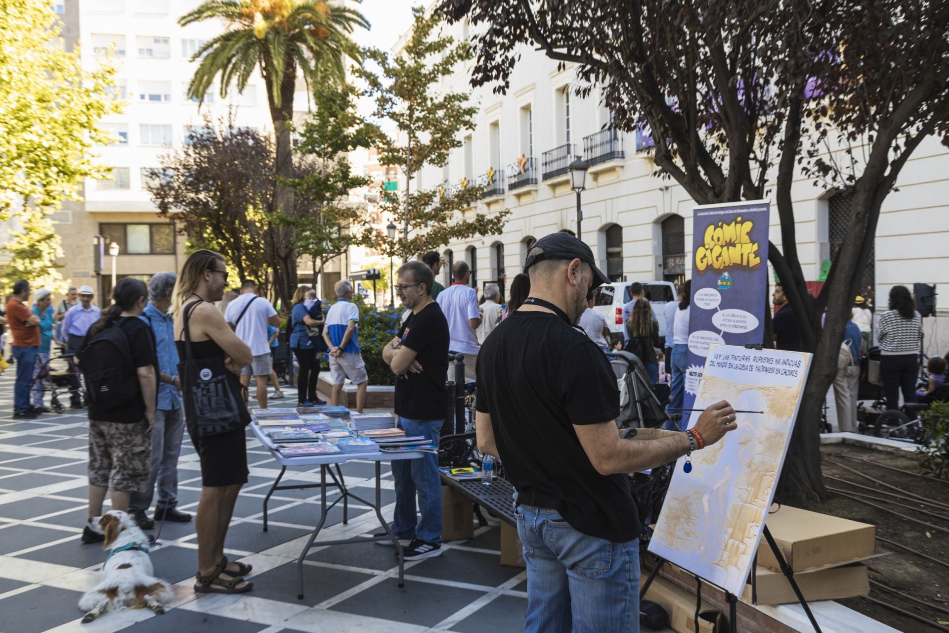 Fotos | El cómic invade el Paseo de San Francisco de Badajoz