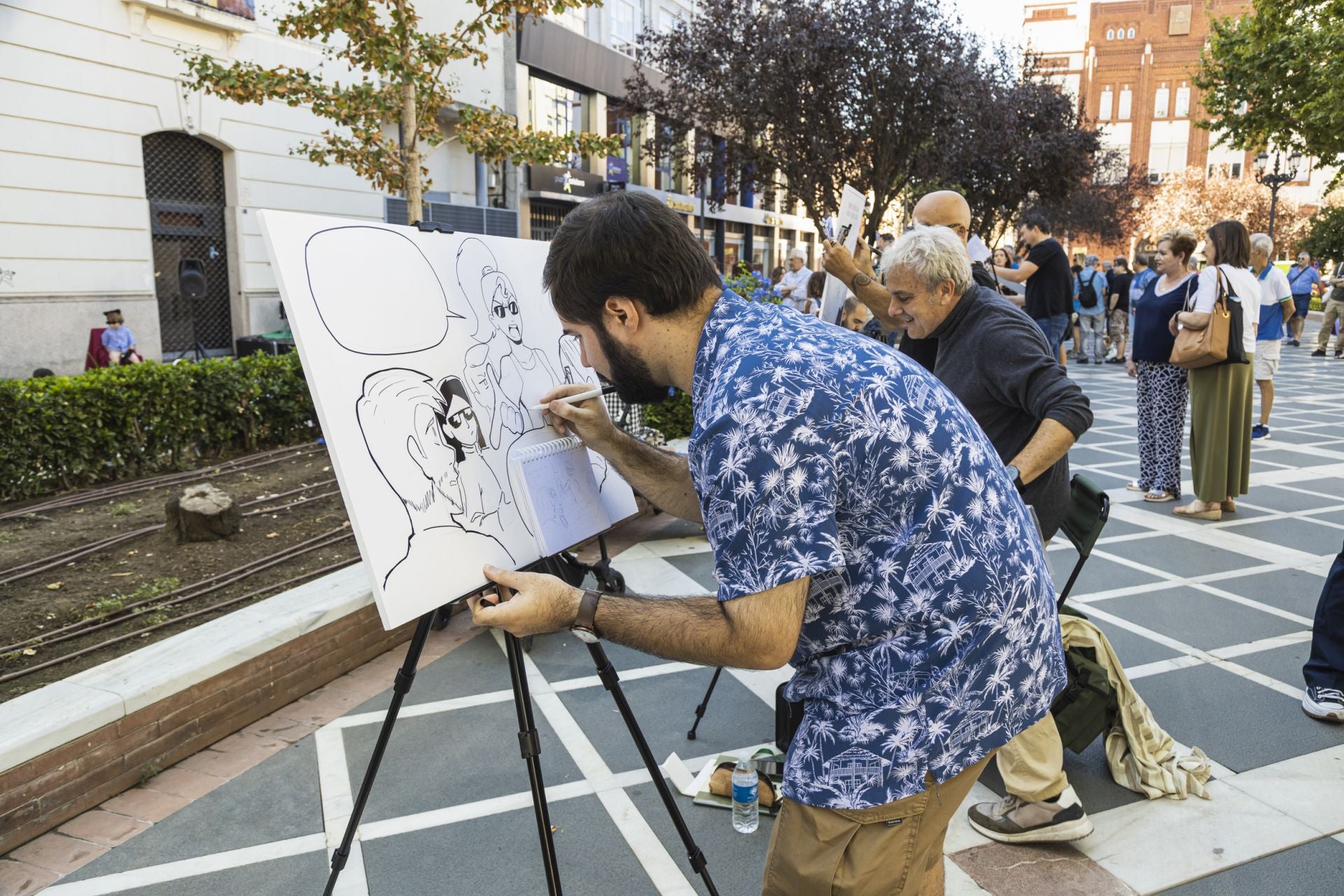 Fotos | El cómic invade el Paseo de San Francisco de Badajoz