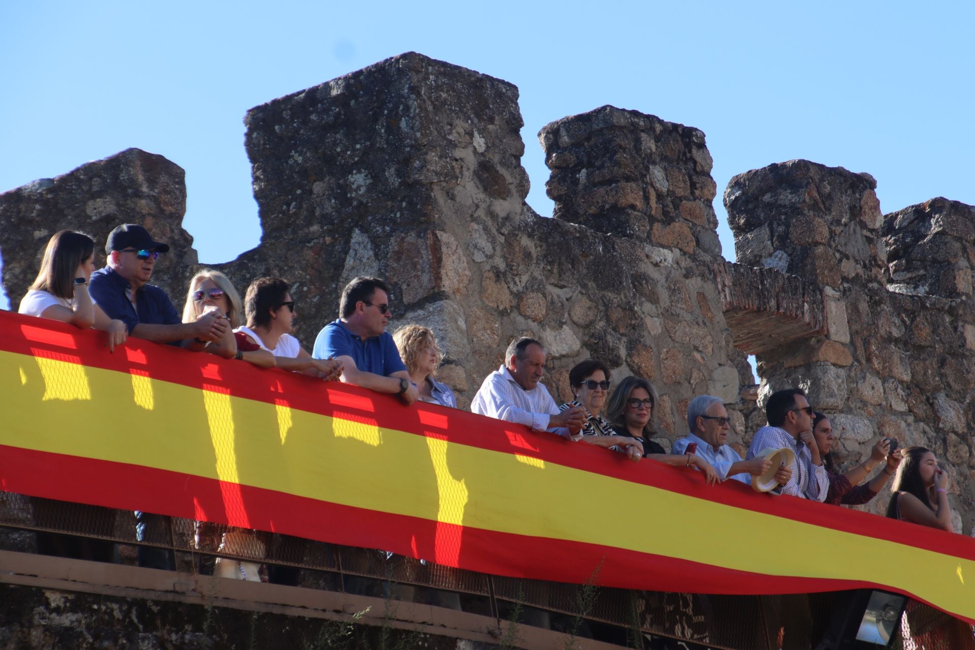 Fotos | Las mejores imágenes de la jura de bandera civil en Plasencia