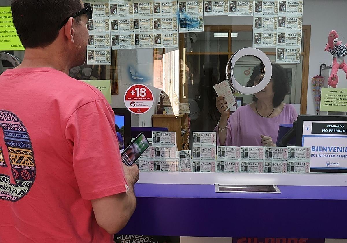 Un afortunado del sorteo de La Primitiva gana 1,2 millones de euros este sábado