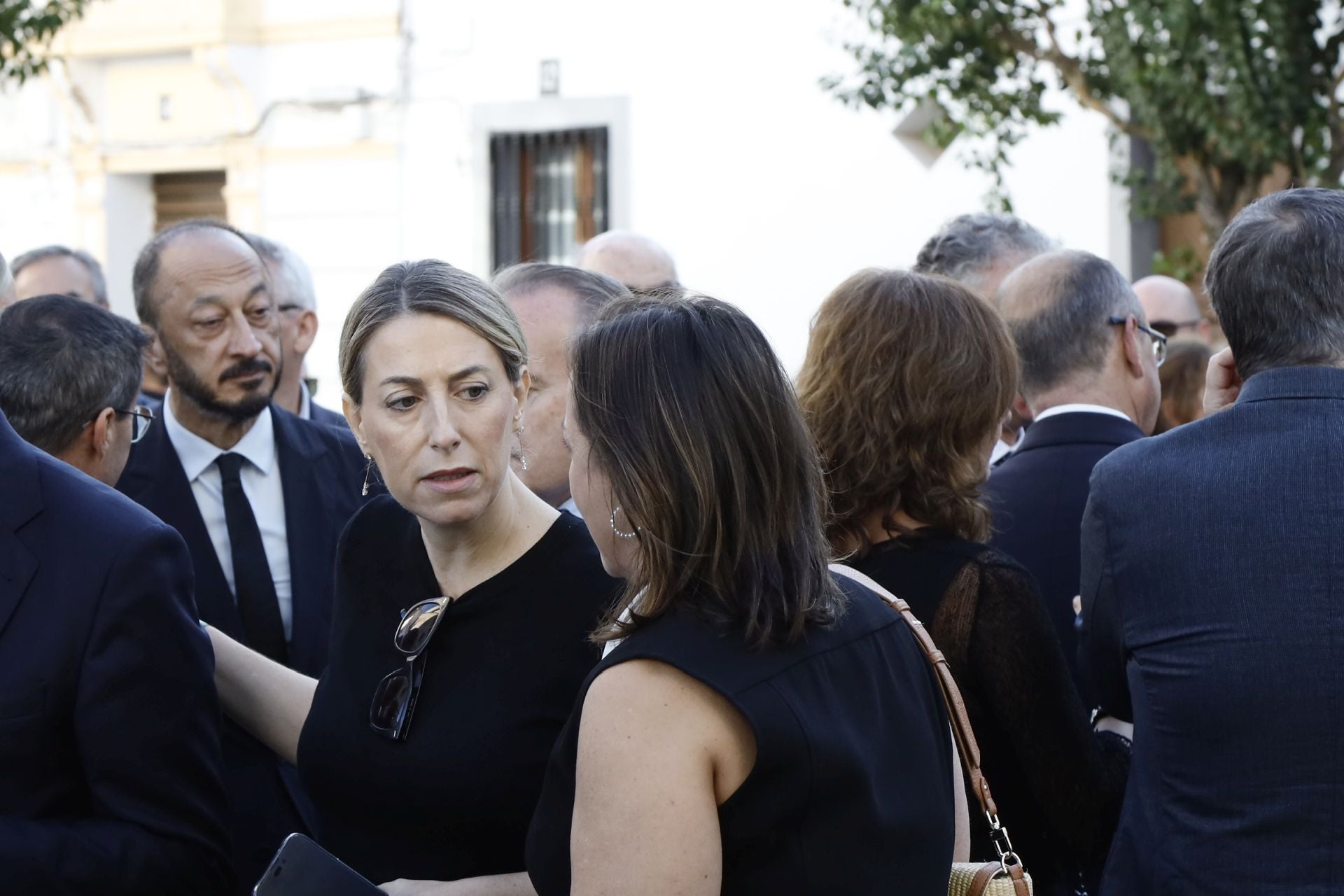 Cientos de personas despiden a Guillermo Fernández Vara en Olivenza