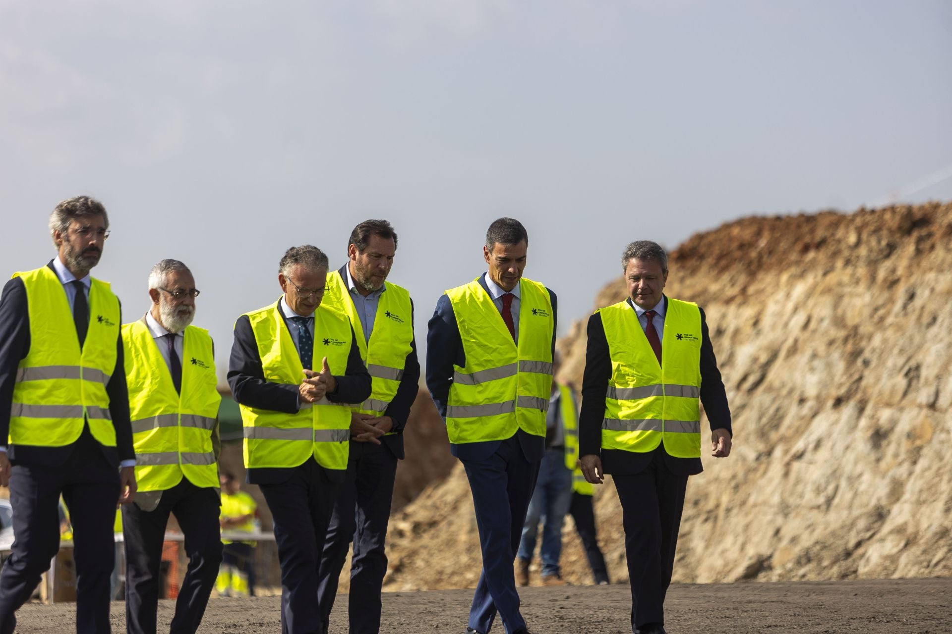 Fotos | Pedro Sánchez y Óscar Puente visitan las obras de la A-58, que unirá Badajoz y Cáceres