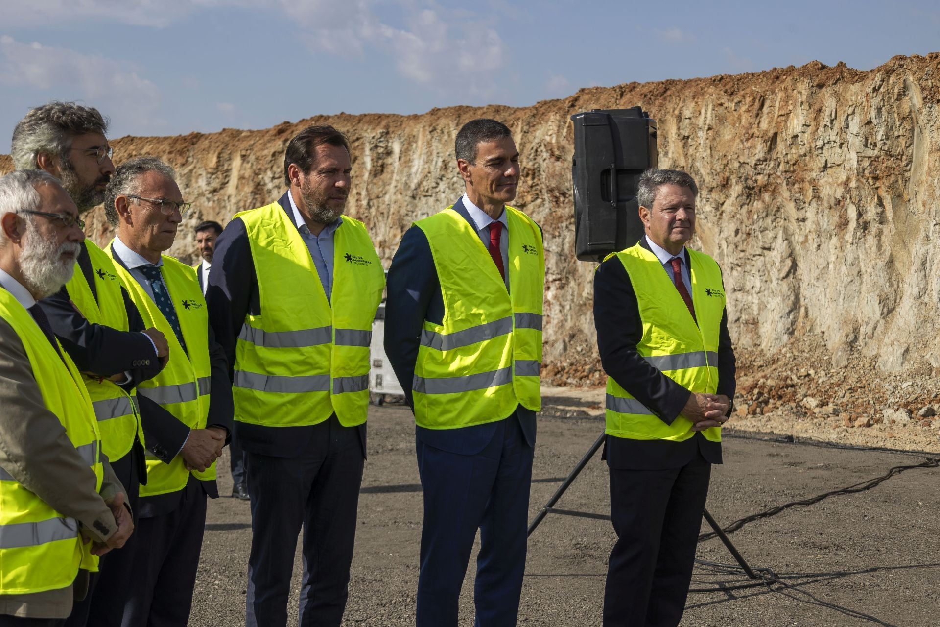 Fotos | Pedro Sánchez y Óscar Puente visitan las obras de la A-58, que unirá Badajoz y Cáceres
