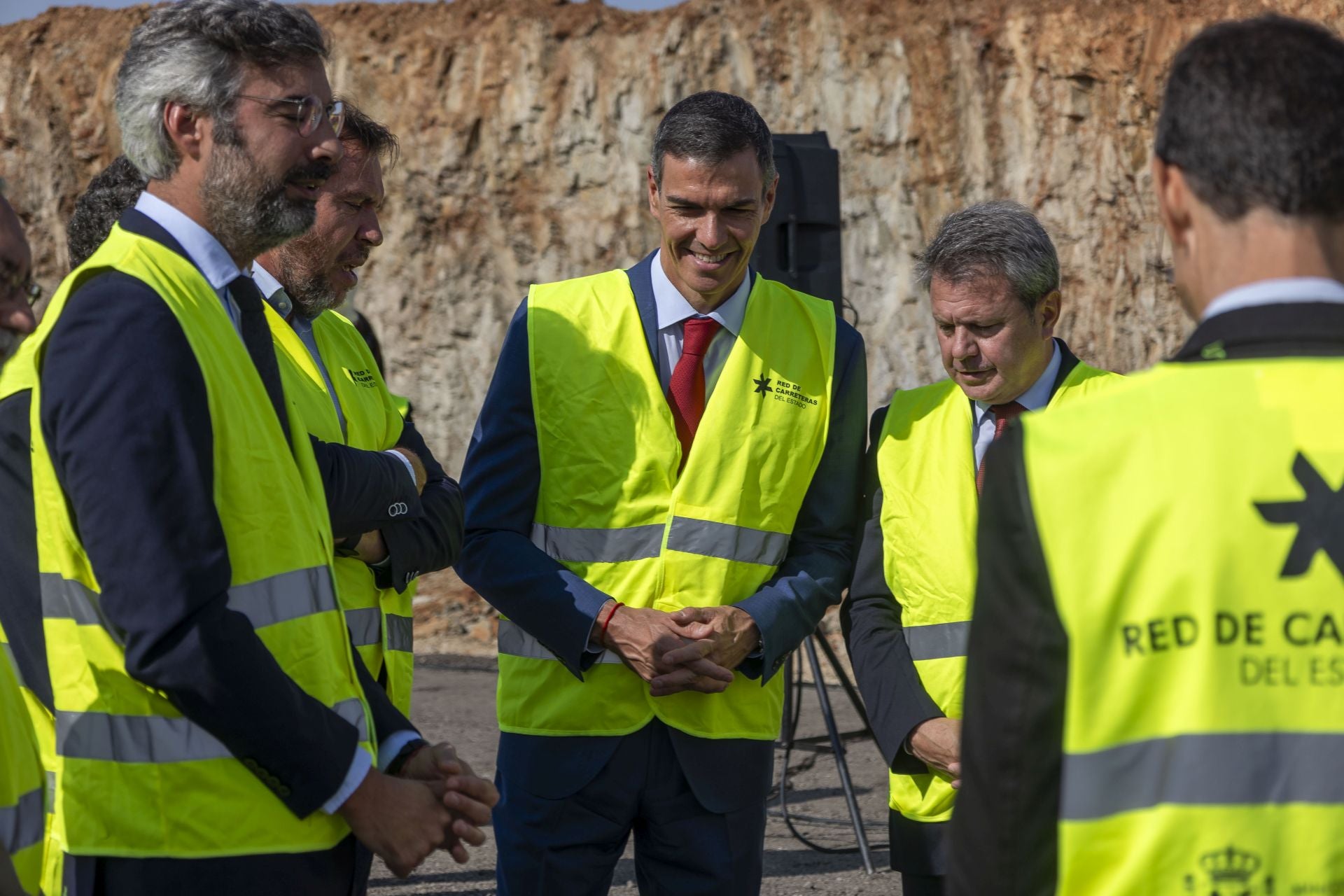 Fotos | Pedro Sánchez y Óscar Puente visitan las obras de la A-58, que unirá Badajoz y Cáceres