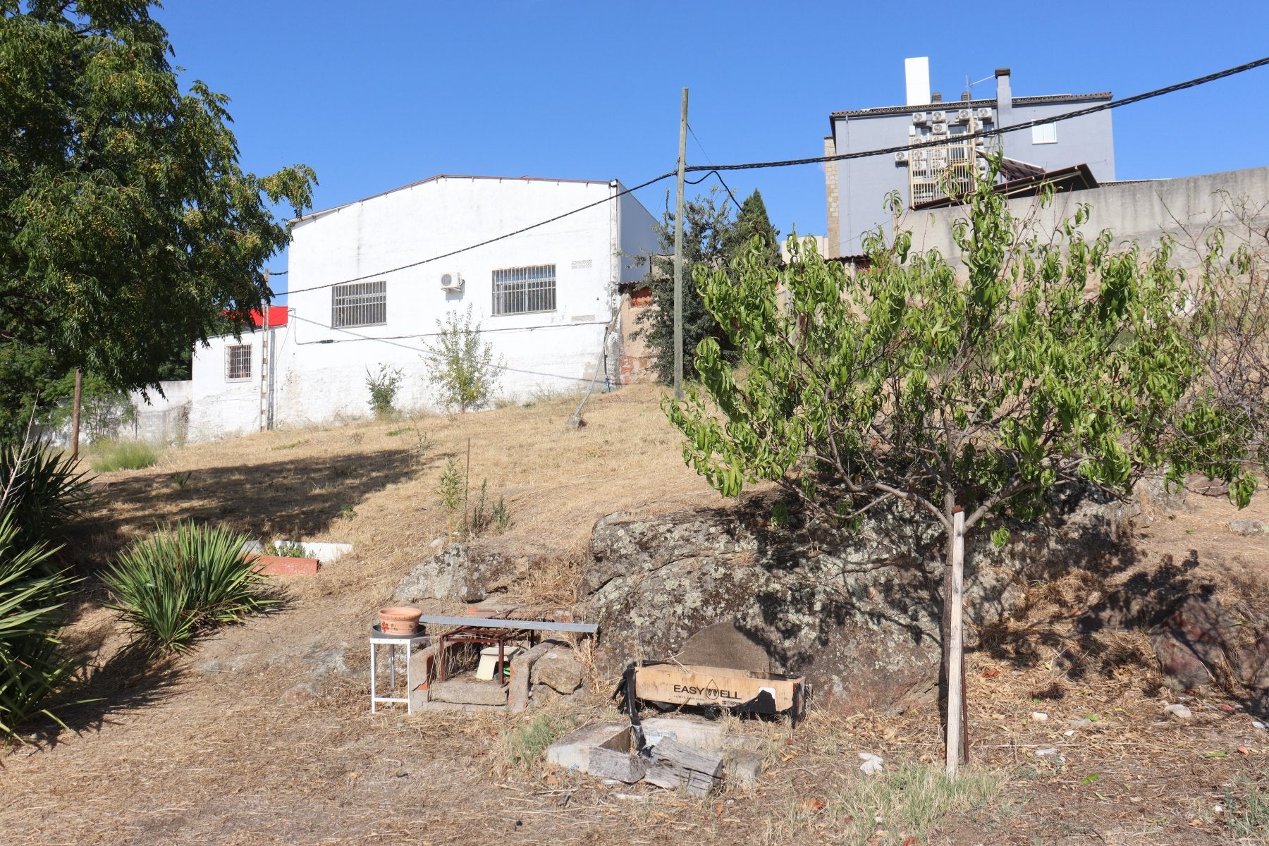 Traseras del Hostal Real, en la parte norte del Berrocal.