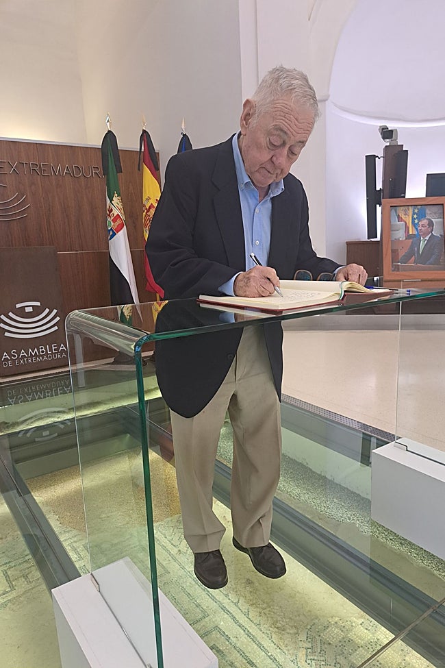 José María Álvarez Martínez, exdirector del Museo Nacional de Arte Romano y miembro de la Real Academia de Extremadura.