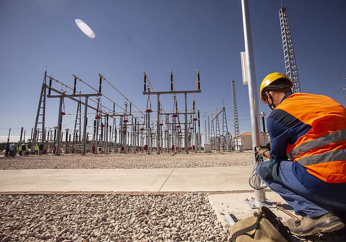 ubestación eléctrica de Los Arenales, situada al norte del casco urbano de Cáceres junto a la N-630.