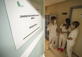 Profesionales del área de salud mental de Cáceres en la Unidad de Hospitalización de Psiquiatría.