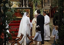 Primeras imágenes de los novios, Fernando Palazuelo y Micaela Belmont, juntos en el altar de la parroquia de Santiago de Cáceres.