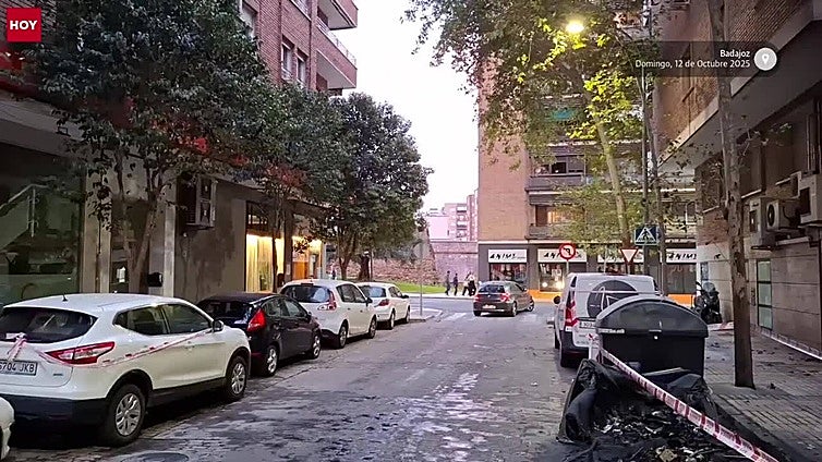 Queman unos contenedores en el centro de Badajoz