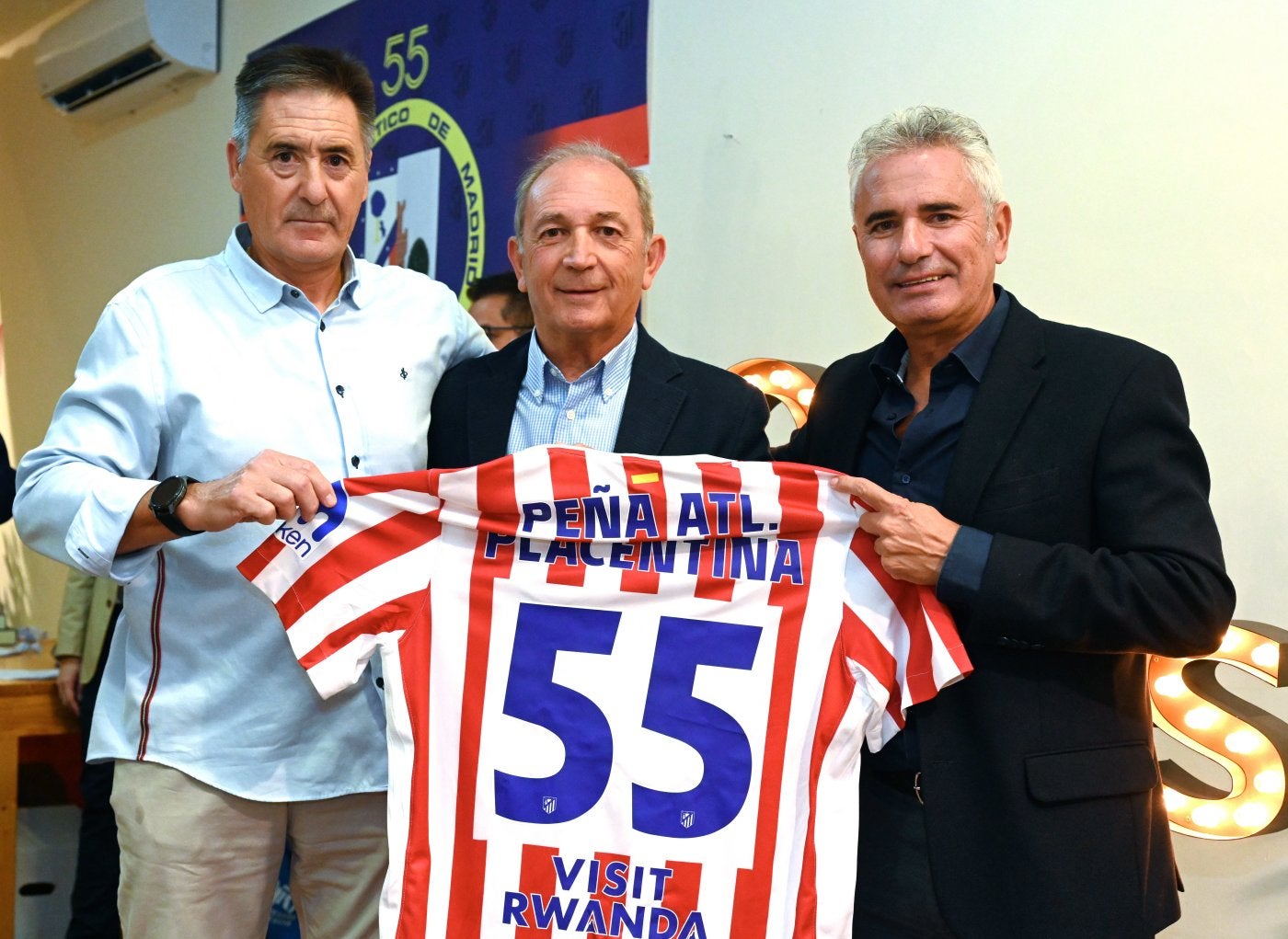 Melo, Manolo y Morgado, en el aniversario de la Peña del Atleti