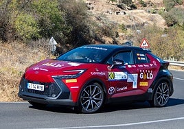 Ángel Santos y Mario Osma durante su participación en el Eco Rallye de Canarias.