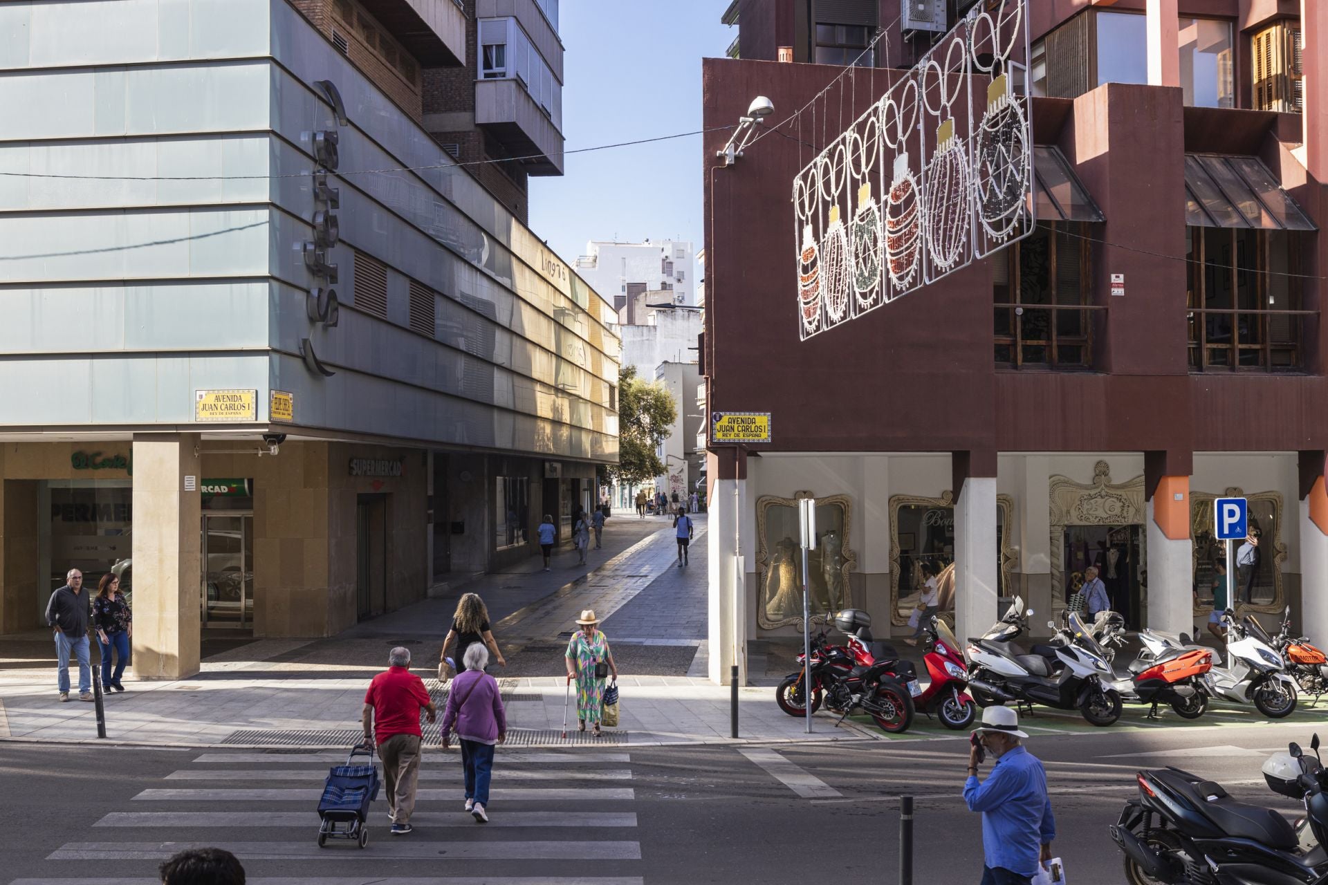 Las luces de Navidad ya se dejan ver en Badajoz