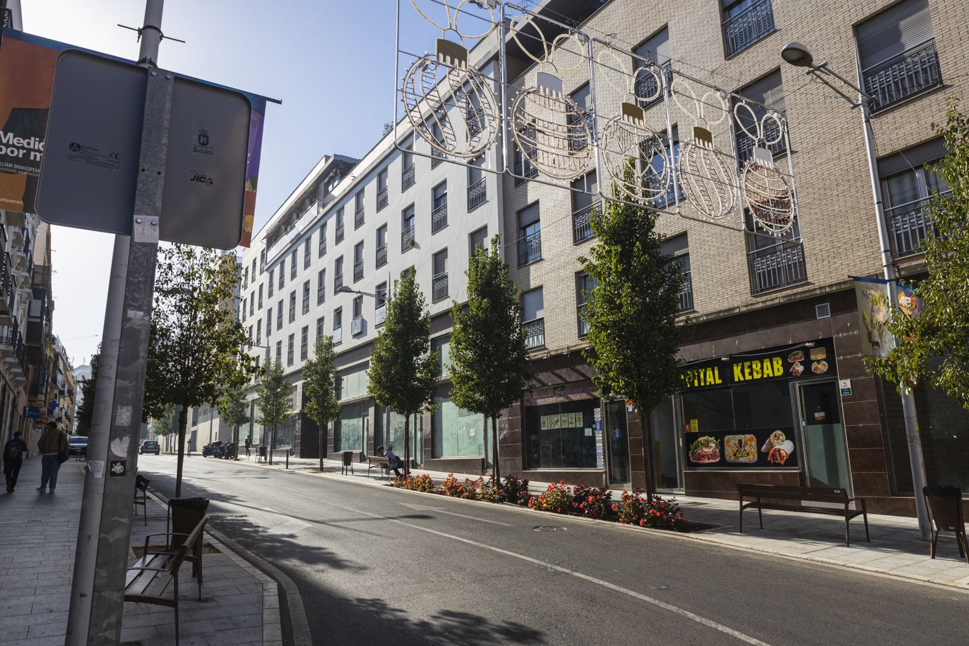 Las luces de Navidad ya se dejan ver en Badajoz