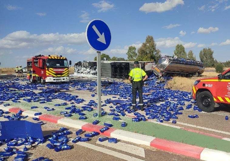 Un accidente con dos camiones condiciona el tráfico en la N-432 a la altura de Azuaga