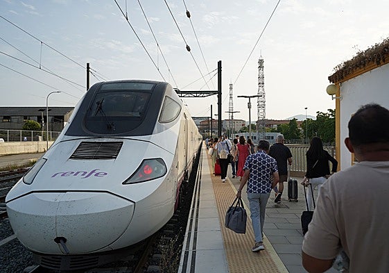 Entrada en Plasencia del tercer Alvia, el pasado mes de junio