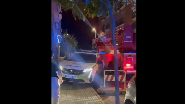 Un pequeño fuego en un piso de la Zona Norte de Mérida lleva el susto a los vecinos a las 7 de la mañana