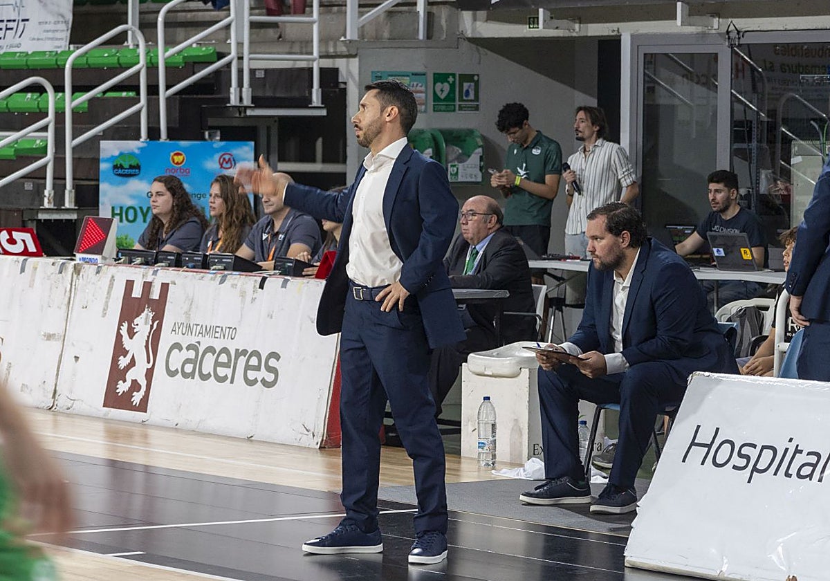 Jacinto Carbajal, contrariado en el partido ante la Cultural.