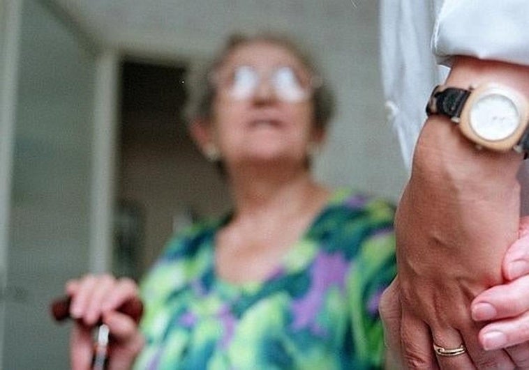 Extremadura es la segunda región que más invierte por persona dependiente