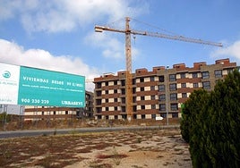 Una de las promociones extremeñas que se quedó parada con la crisis económica.