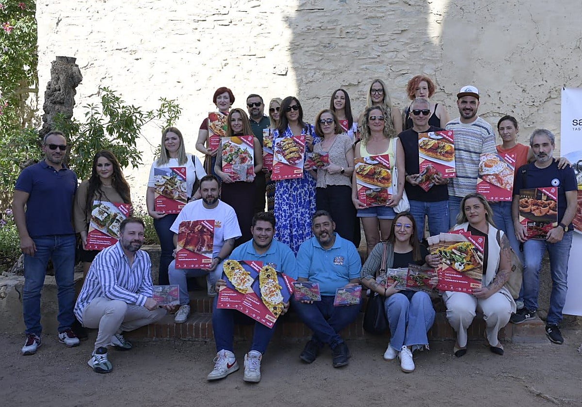 Foto de familia de los ganadores del concurso de desayunos.
