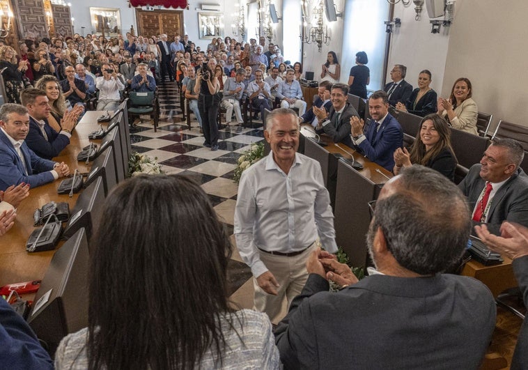 La Diputación de Cáceres homenajea a sus 31 trabajadores jubilados y tres fallecidos en el último año