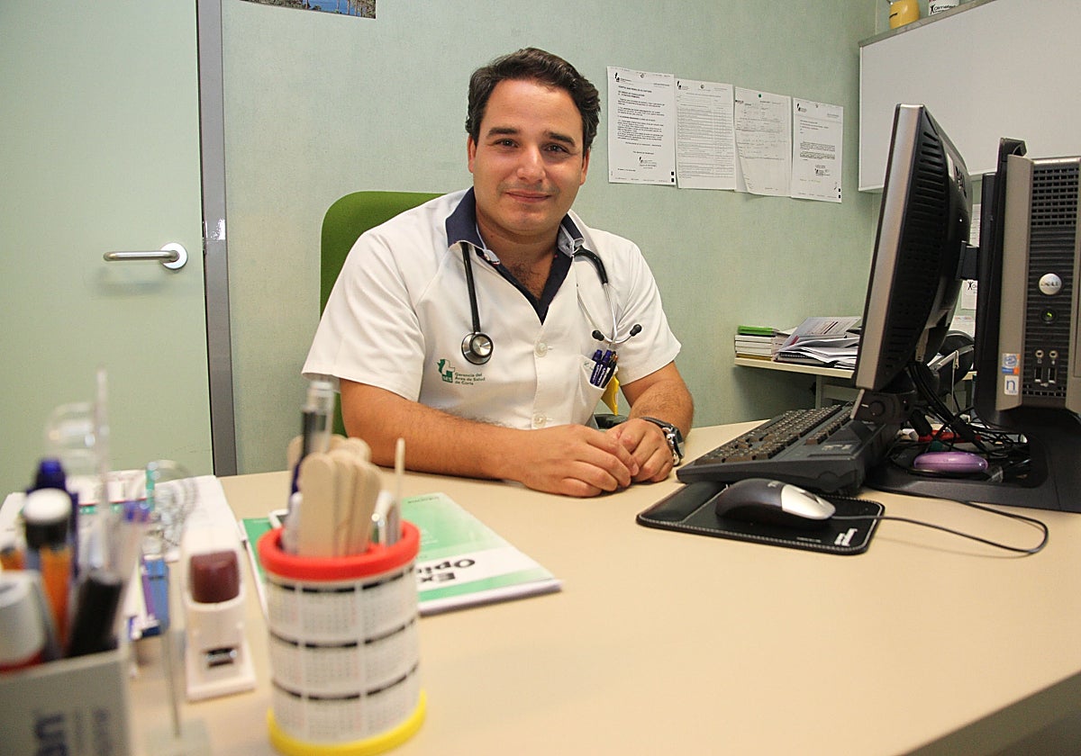 Luis Tobajas, médico en el centro de salud San Jorge, de Cáceres.