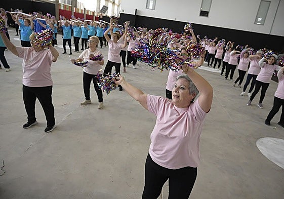Personas en la Feria de Mayores de Ifeba, en Badajoz, en 2023.