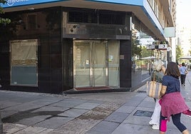 El 100 Montaditos de San Pedro de Alcántara cesó su actividad hace unos días.