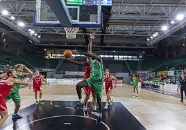 Foreman entra a canasta en el duelo ante la Cultural.