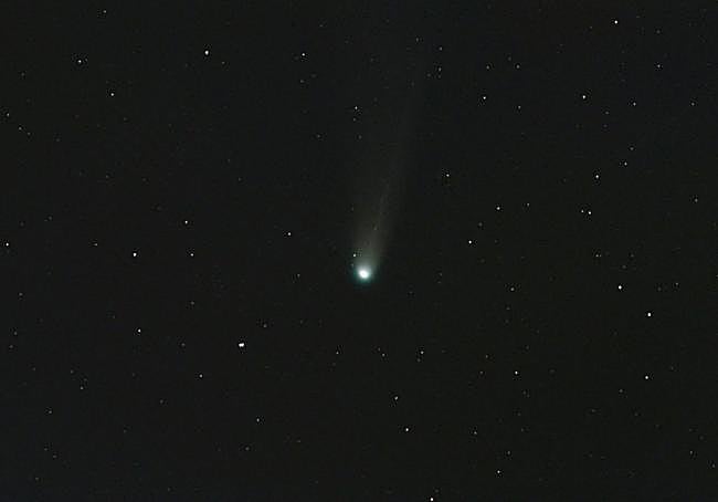 Foto del cometa Lemmon tomada desde Casas de Millán con Dwarf3, modo astro, apilamiento de 6 tomas 15s
