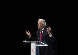 El hijo mayor de Mario Vargas Llosa recordó a su padre en un retrato íntimo sobre su muerte.