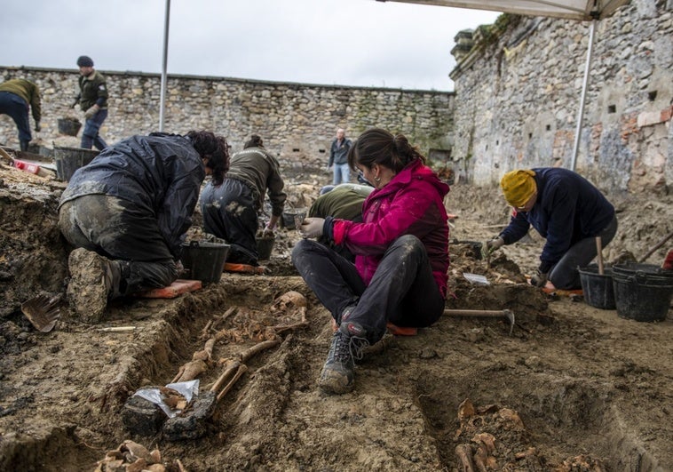 Identifican los restos de otros tres extremeños más represaliados en Orduña