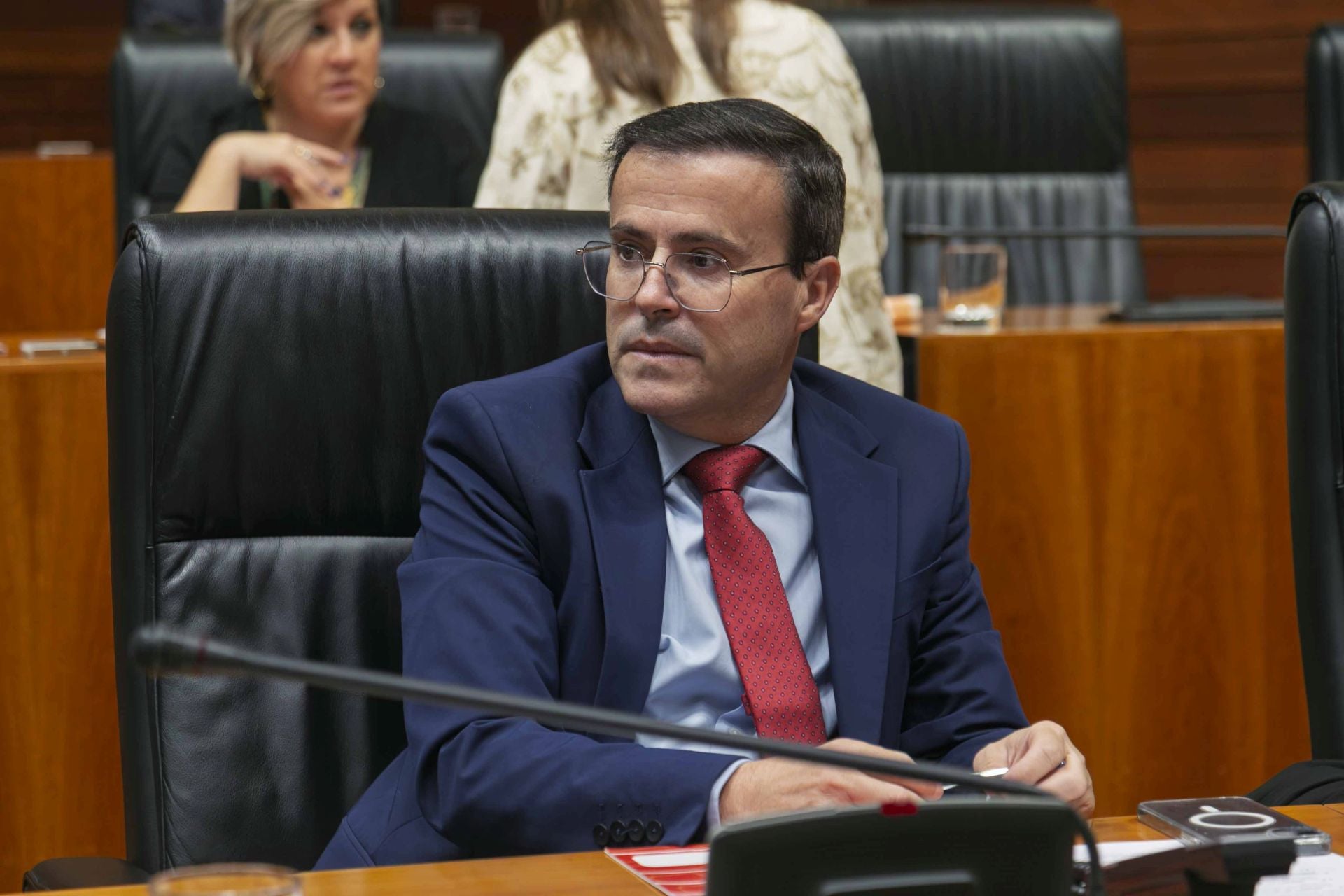 El pleno de la Asamblea de Extremadura, en imágenes